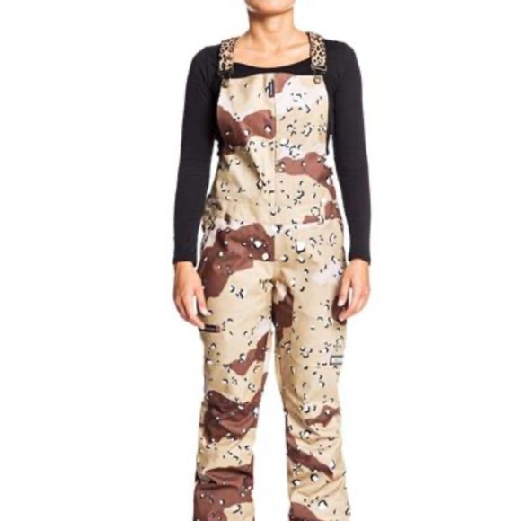 DC Collective Snowboarding Bib - Picture 2 of 7